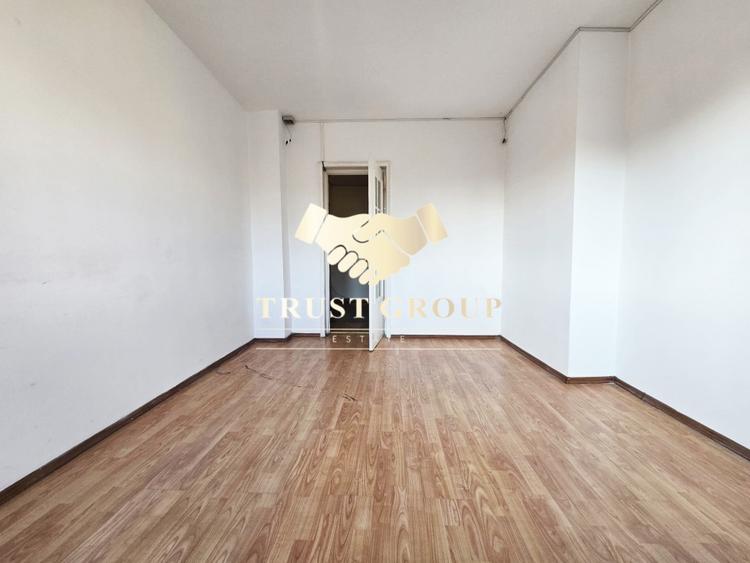 Apartament cu 5 camere decomandat în Victoriei