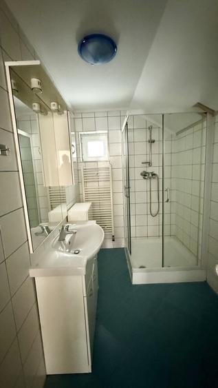 Apartament cu 4 camere decomandat, mobilat în Girocului