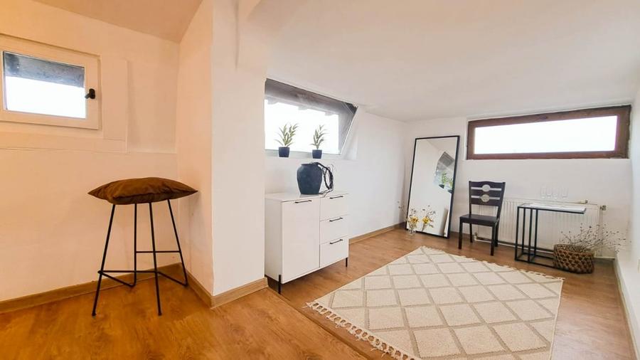 Apartament cu 4 camere semidecomandat, mobilat în Voluntari