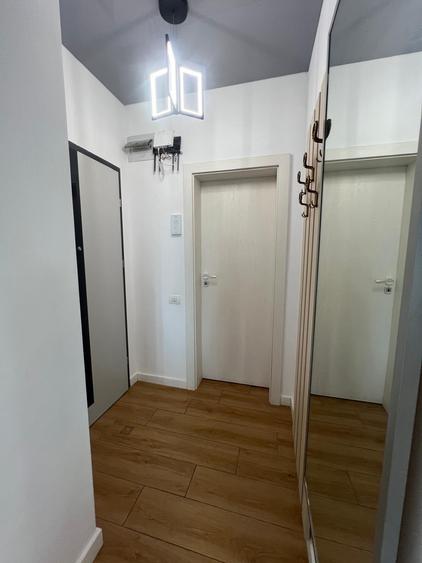 Apartament cu 2 camere semidecomandat, mobilat în Năvodari