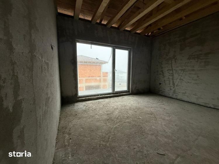 Casă cu 4 camere cu Teren 700 Mp în Chinteni