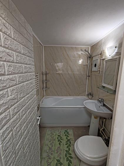 Apartament cu 2 camere decomandat în Casa de Cultură
