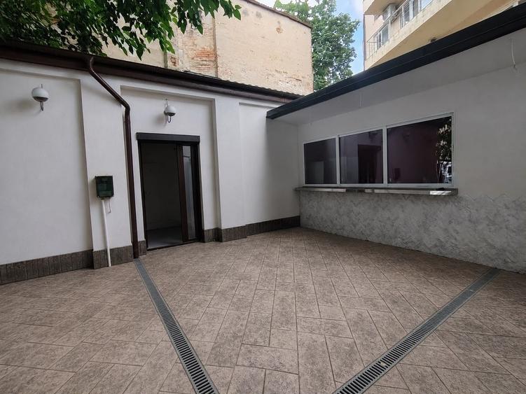 Casă individuală cu 3 camere cu Canalizare în Moșilor
