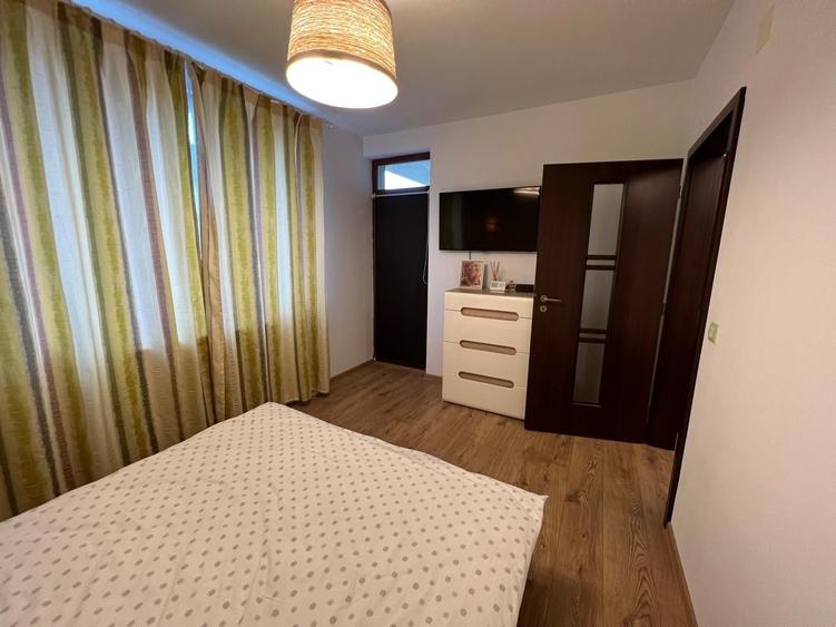 Apartament cu 3 camere decomandat în Florești
