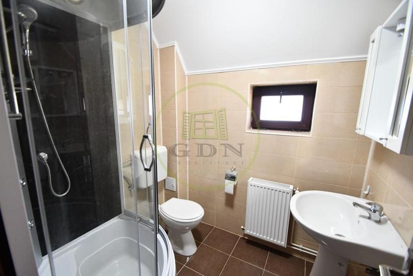 Casă individuală cu 7 camere cu Canalizare în Exterior Vest
