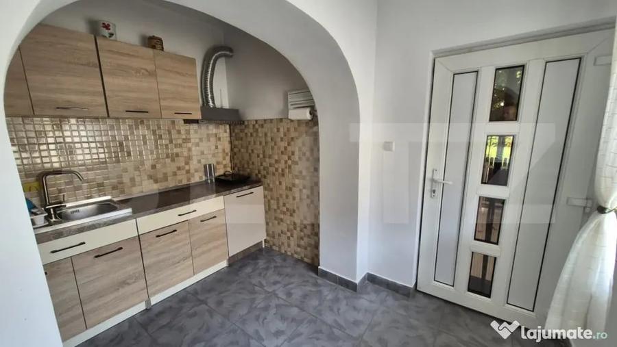 Casă cu 6 camere cu Teren 525 Mp în Cloșca