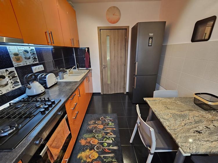 Apartament cu 2 camere semidecomandat în Brâncoveanu