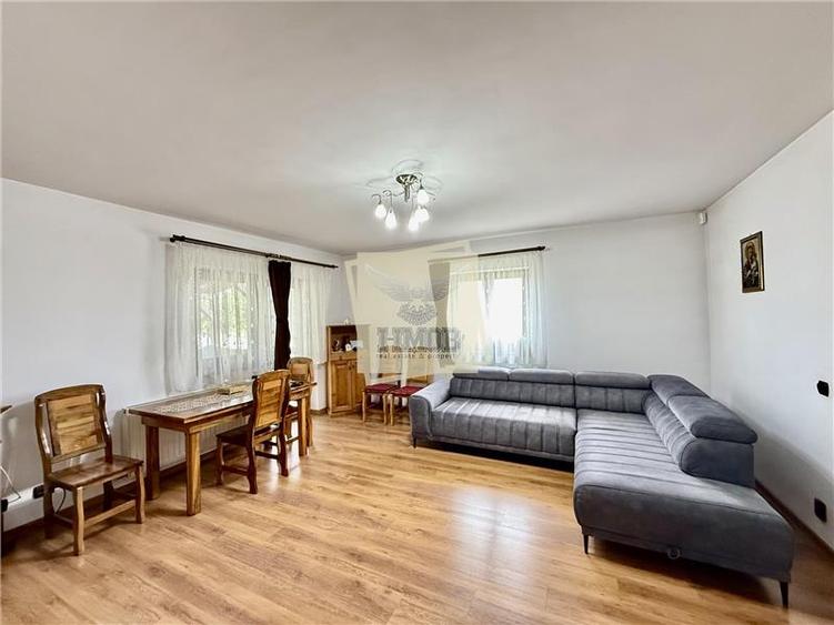 Casă individuală cu 5 camere cu Teren 377 Mp în Tineretului