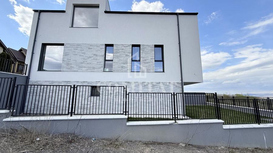 Casă individuală cu 5 camere cu Canalizare în Bună Ziua