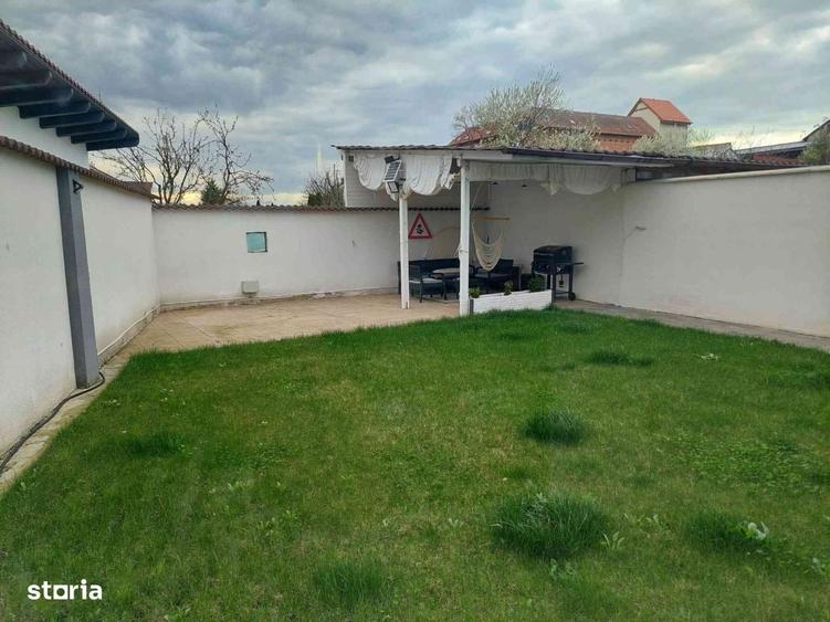 Casă cu 4 camere în Turnișor