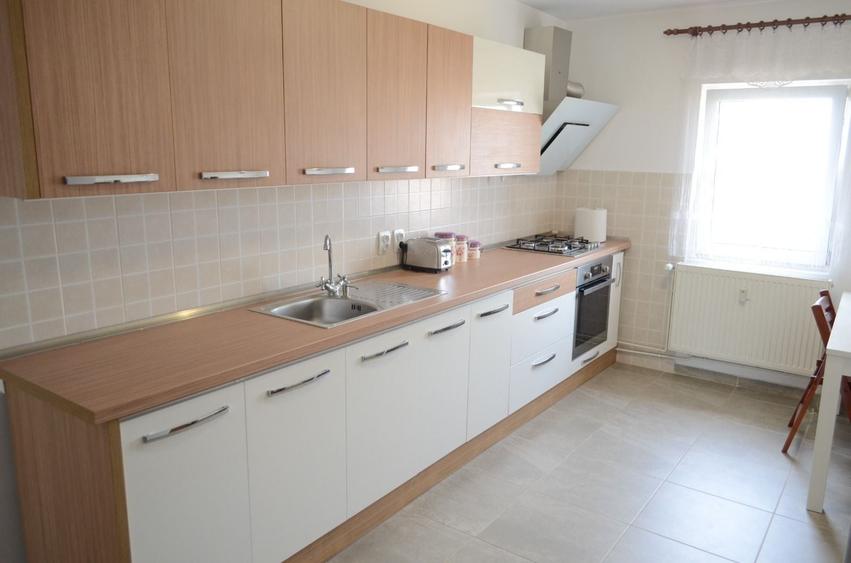 Apartament cu 3 camere decomandat, mobilat în Gheorgheni