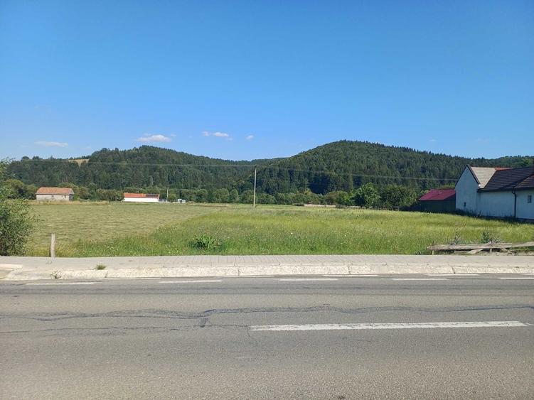Teren de 3465 mp, în Acriș