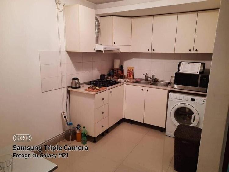 Casă individuală cu 7 camere cu Canalizare în Pantelimon