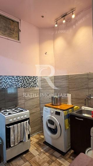 Apartament cu 4 camere decomandat în Central