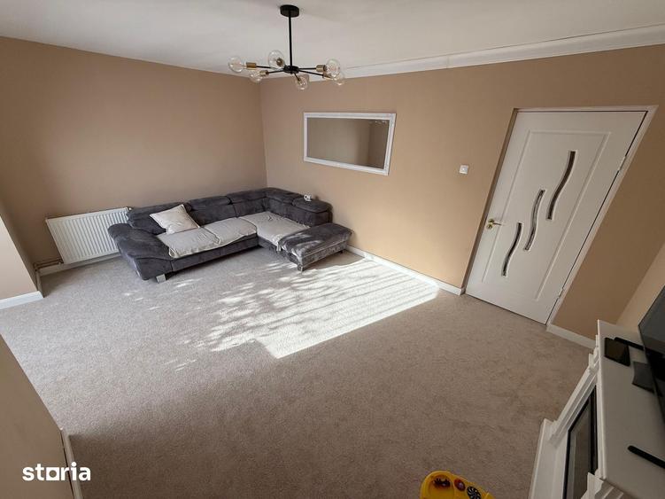 Apartament cu 3 camere în Traian