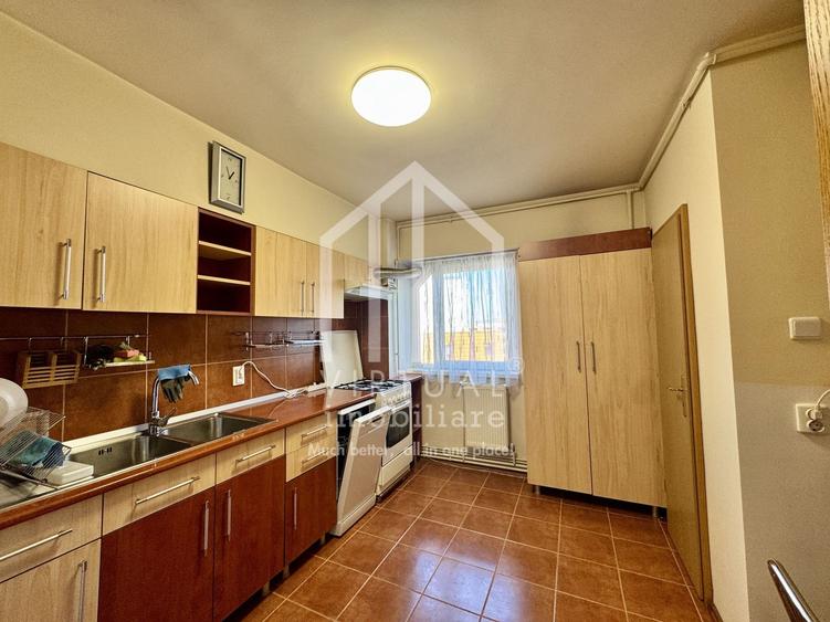 Apartament cu 3 camere decomandat în Mihai Viteazul