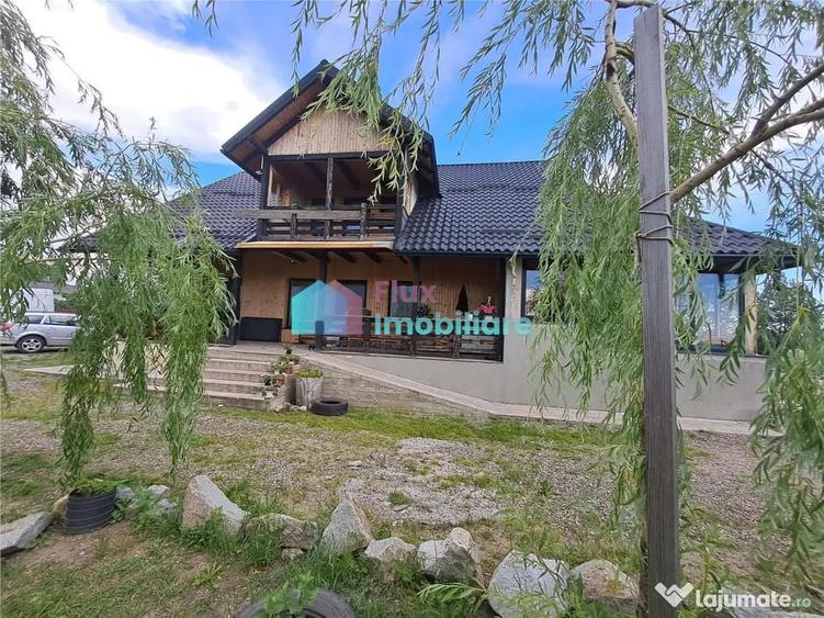 Casă cu 6 camere cu Teren 10000 Mp în Fântâna Mare
