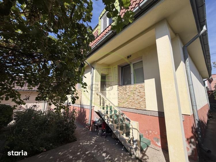 Casă cu 4 camere cu Teren 372 Mp în Bariera Vâlcii