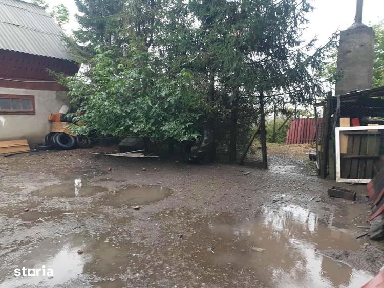 Casă cu Teren 1800 Mp în Vadu Moldovei