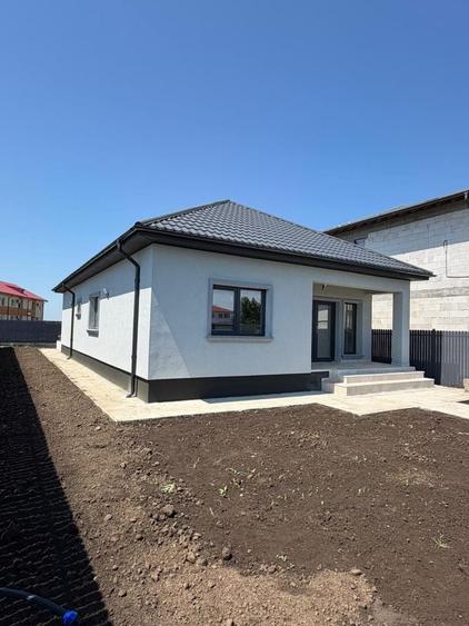 Casă cu 4 camere cu Teren 450 Mp în Cumpăna