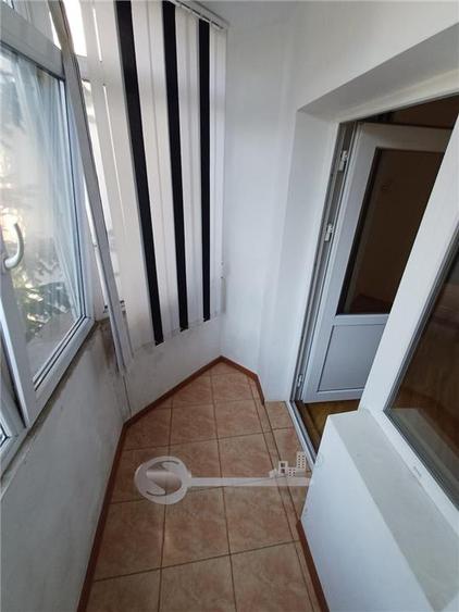 Apartament cu 3 camere decomandat în Nicolina