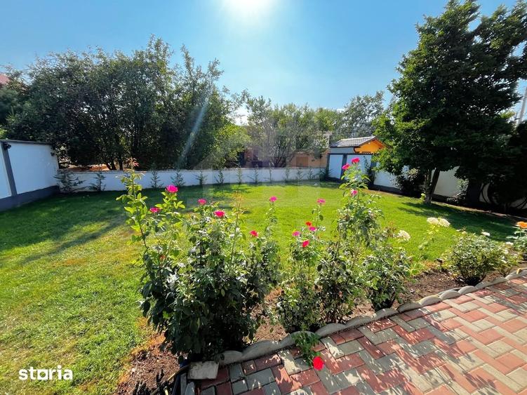 Casă cu 6 camere cu Teren 467 Mp în Cârcea