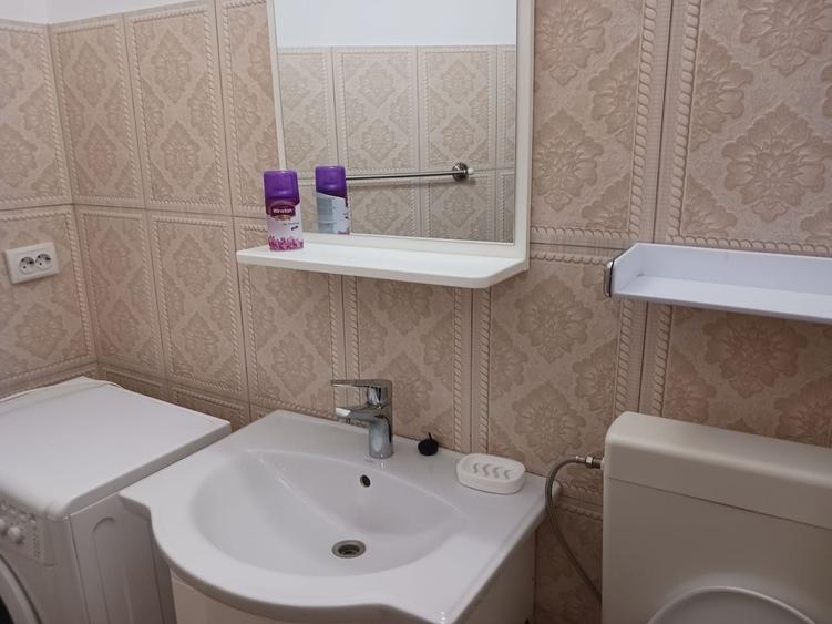 Apartament cu 3 camere decomandat, mobilat în Libertății