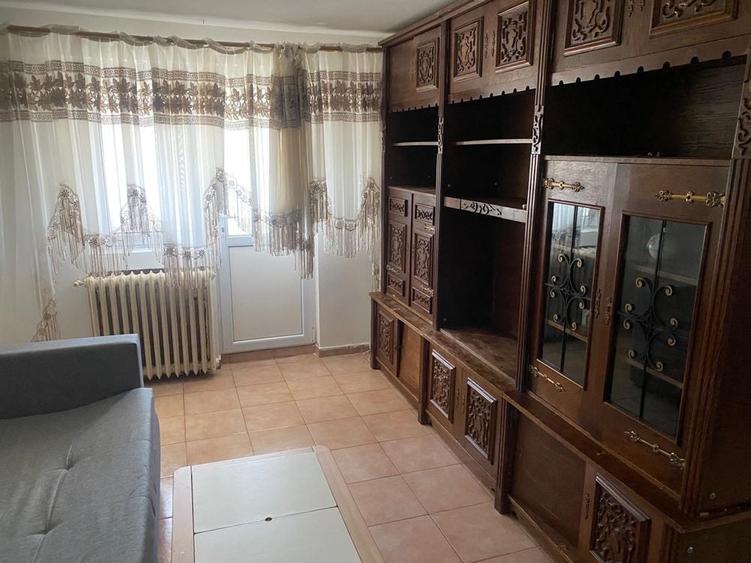 Apartament cu 2 camere decomandat în Lacul Tei