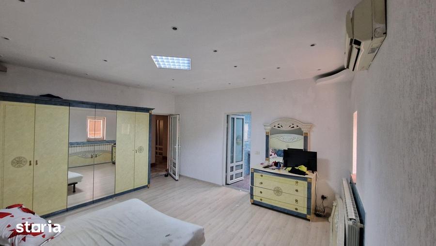 Casă cu 8 camere cu Teren 200 Mp în Sălaj