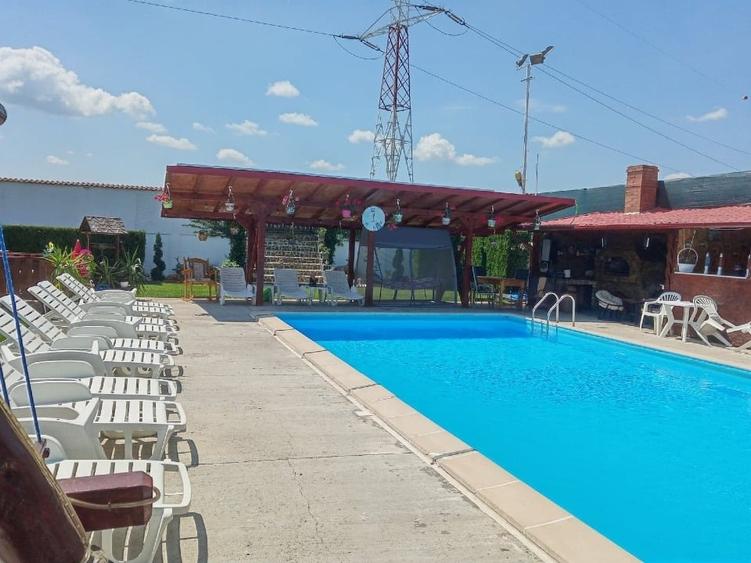Casă individuală cu 5 camere cu Teren 4350 Mp în Sud-Est