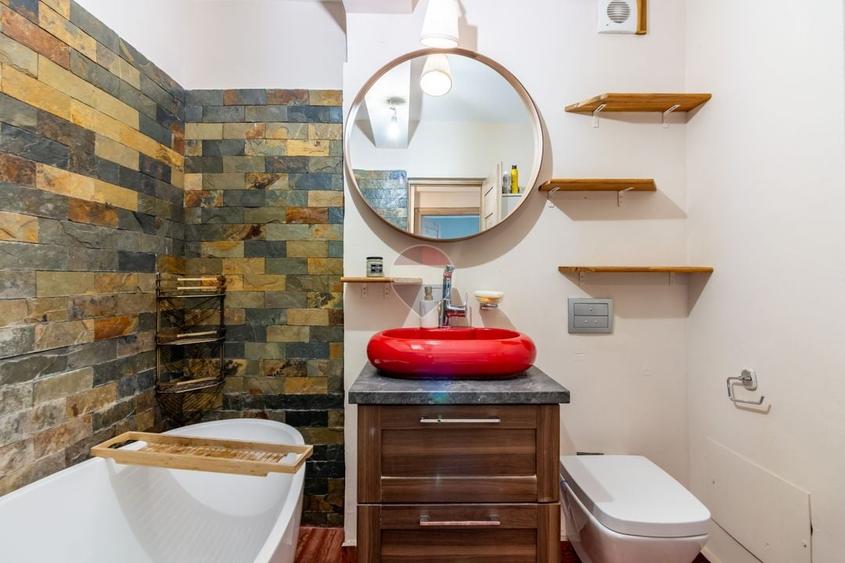 Casă individuală cu 6 camere cu Teren 240 Mp în Corbeanca