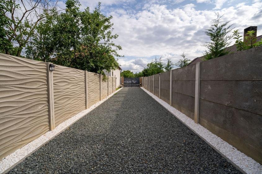 Casă individuală cu 4 camere cu Piscina în Moșnița Nouă