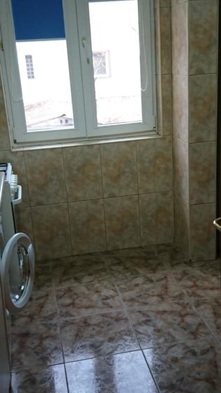 Apartament cu 3 camere semidecomandat în Basarab