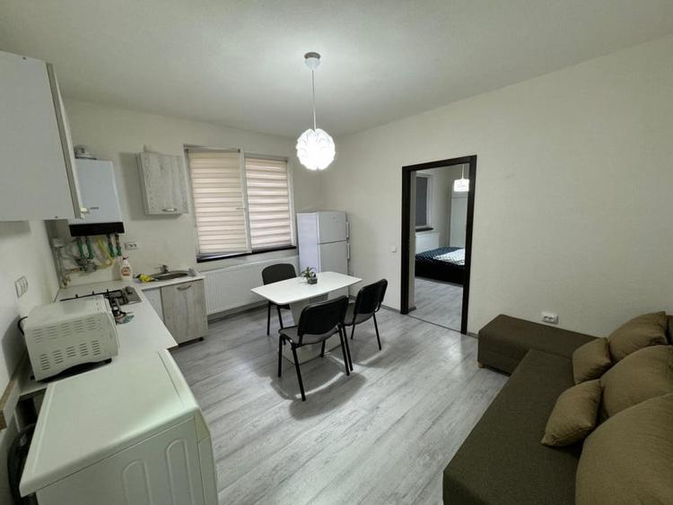 Apartament cu 2 camere, 37 mp, balcon, strada Eroilor - 1