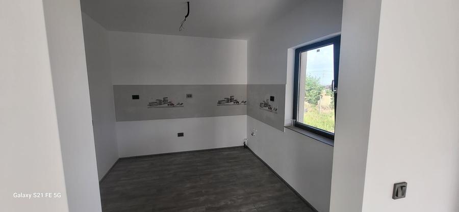 Casă cu 3 camere în Tulucești