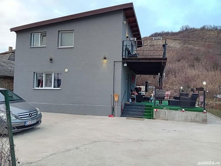 Casă cu 4 camere cu Teren 9000 Mp în Turda