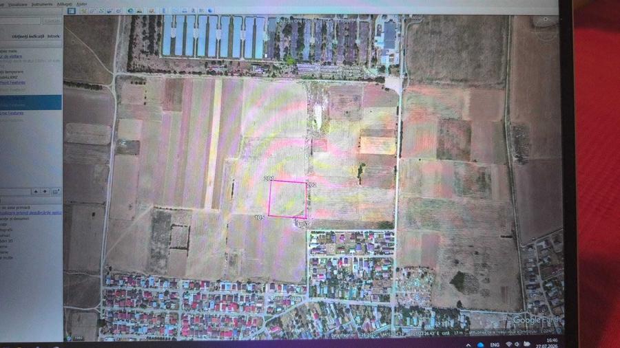 Teren de 10000 mp, în Modelu