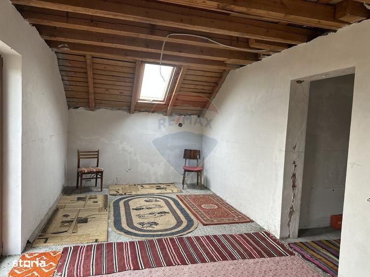 Casă cu 4 camere în Căciulești