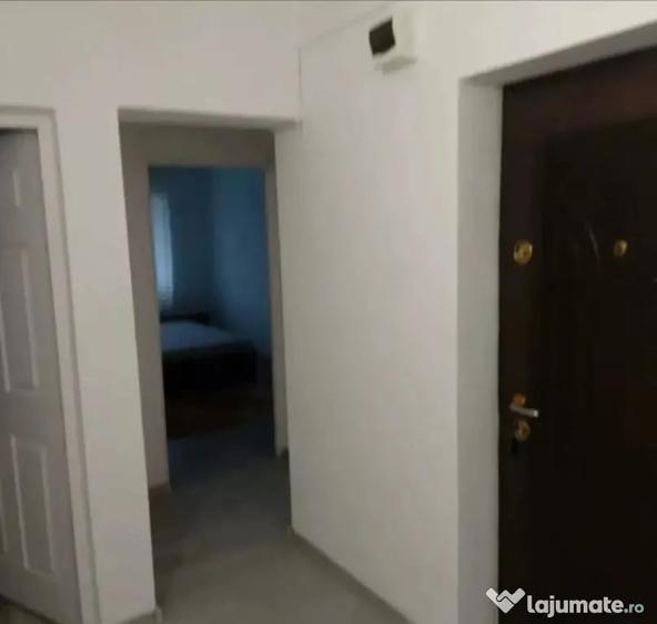 Apartament cu 2 camere decomandat în Nicolina
