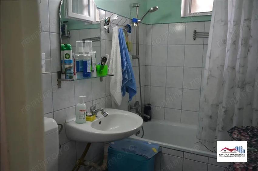 Apartament cu 3 camere decomandat în Tudor