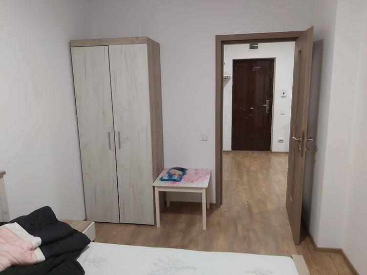 Apartament cu 3 camere decomandat în Florești