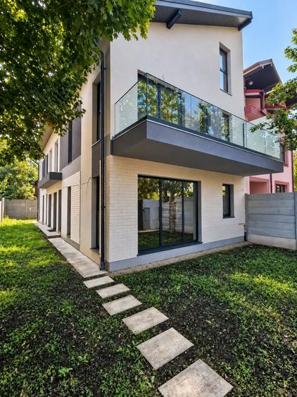 Duplex cu 4 camere cu Canalizare în Străulești
