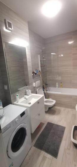 Apartament cu 3 camere semidecomandat, mobilat în Exterior Nord