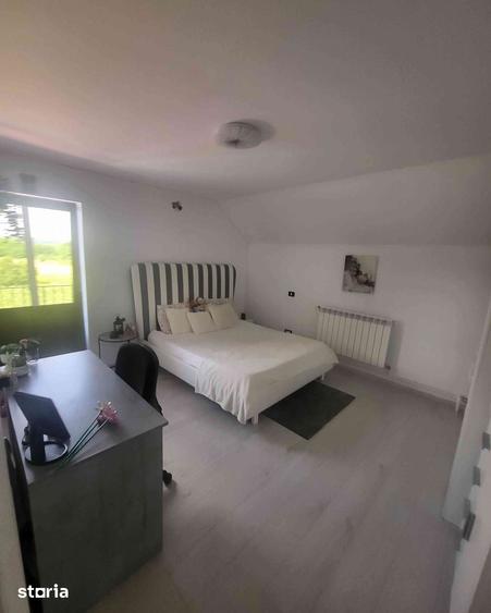 Casă cu 5 camere cu Teren 1200 Mp în Sohodol