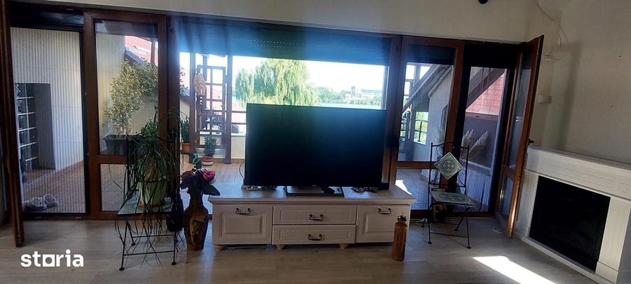 Apartament cu 3 camere în Dămăroaia