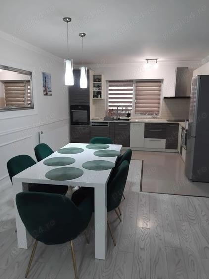 Casă cu 5 camere cu Teren 454 Mp în Giroc