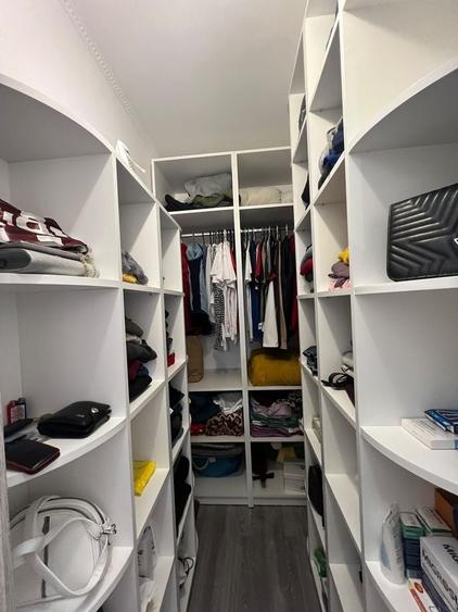 Apartament cu 3 camere decomandat, mobilat în Exterior Nord