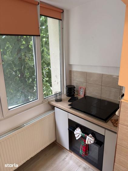 Apartament cu 2 camere decomandat în Girocului