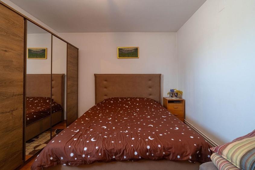 Casă individuală cu 5 camere cu Canalizare în Felnac