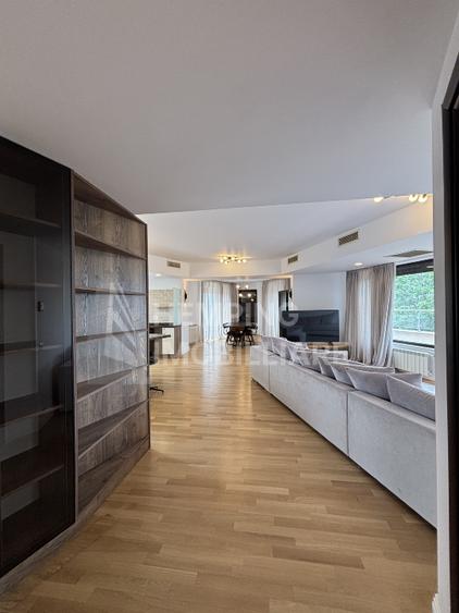 Apartament cu 4 camere semidecomandat, mobilat în Herăstrău